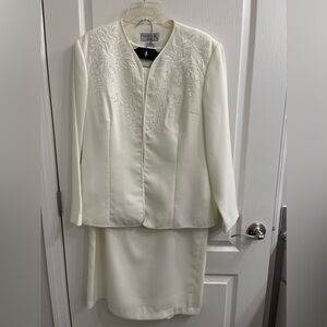 3 Piece Skirt Suit, Blazer, Blouse and, Skirt, Winter White, Off-White